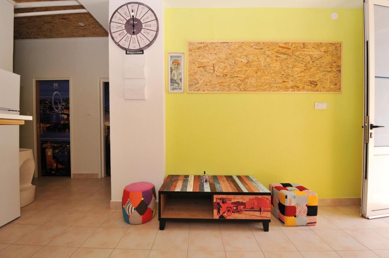 Oasis hostel Split Buitenkant foto