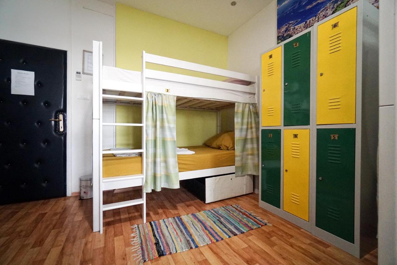 Oasis hostel Split Buitenkant foto