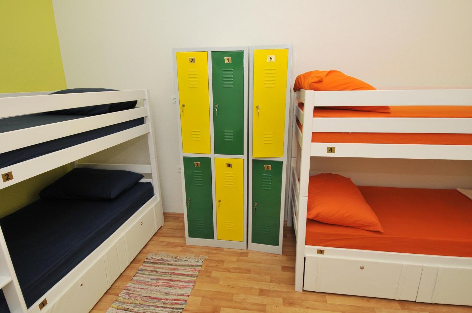 Oasis hostel Split Buitenkant foto